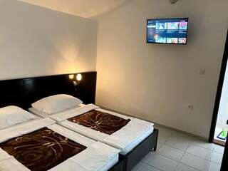 Гостевой дом Guest house Dragović Свети-Стефан Апартаменты с 2 спальнями, балконом и видом на море-10