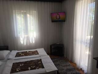 Гостевой дом Guest house Dragović Свети-Стефан Апартаменты с 2 спальнями, балконом и видом на море-8